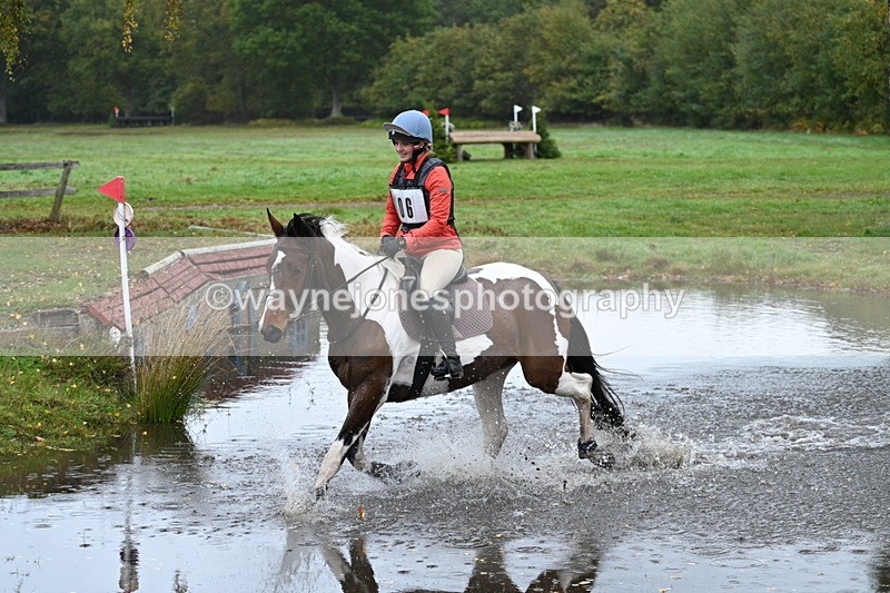 WJ7_3199 - Time 10:47 to 11:11 at the water