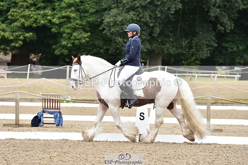 250719A-103500-03723 - 092-Rachael.Smaldon-Nadderbrook.Biscuit