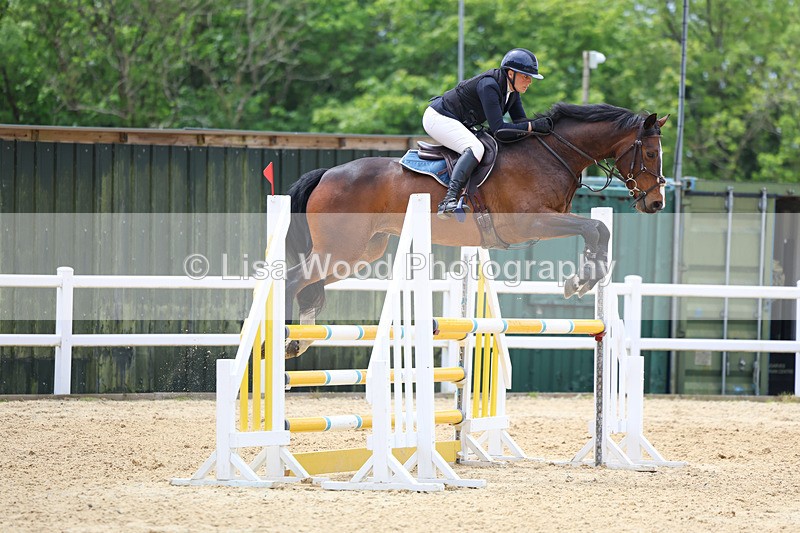 3E7A9466 - Class 8: Senior Newcomers/1.10m open