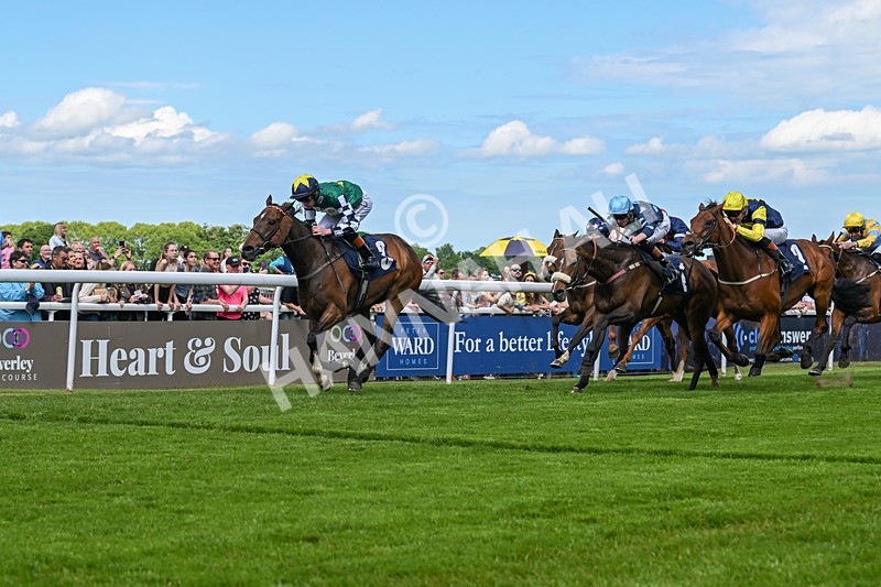 280525-Race 2-Bell Shot-4457 - Race 2