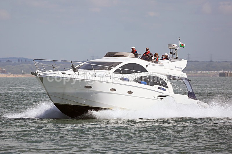 160806 ESTRELLE Y92A9847 - Flybridge Cruisers