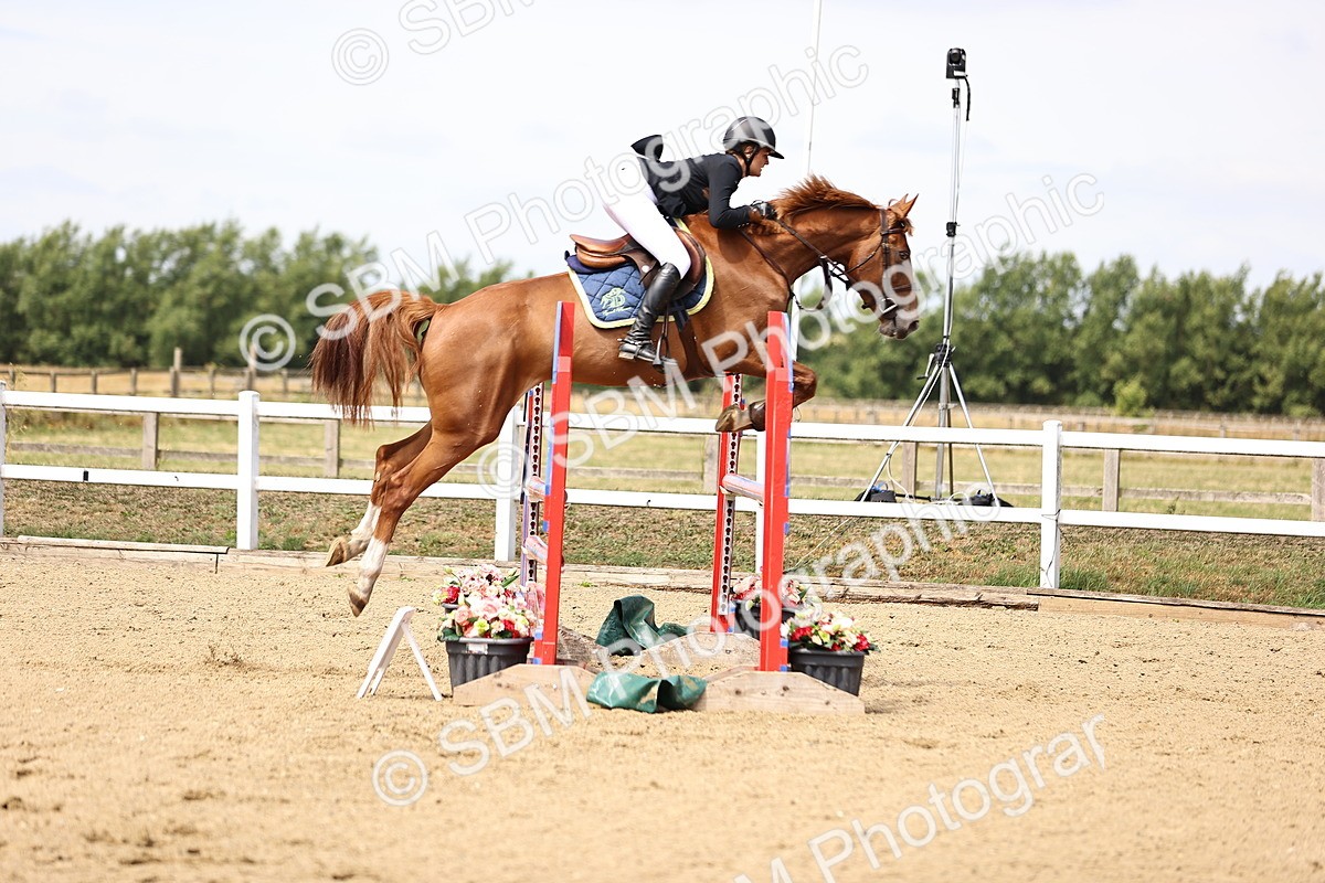 SBM_009953 - Class 8 - Senior Newcomers - 1.10  Open