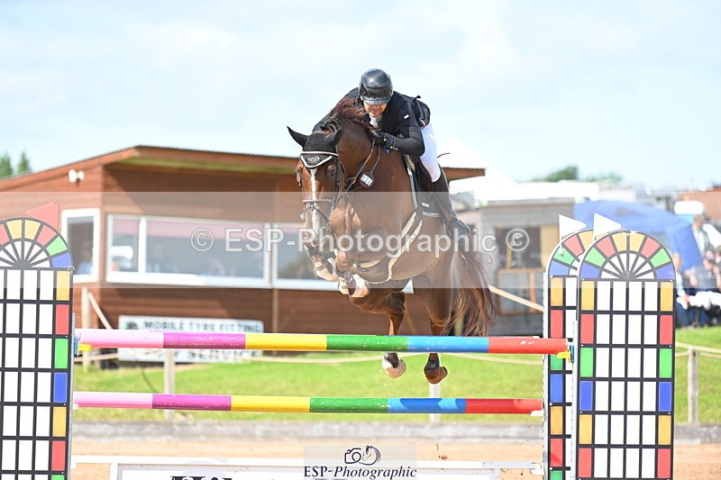 230721A-161209-07668 - Cls 10, 2 Star Big 1.45m Start to break