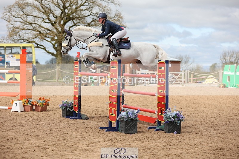 240419A-124019-07369 - Cls 6, 2 Star Medium Tour 1.35m