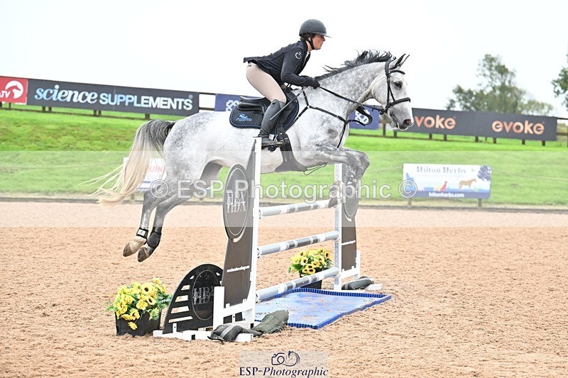 251003-112435-00437 - Cls 2 Newcomers and 1.10m