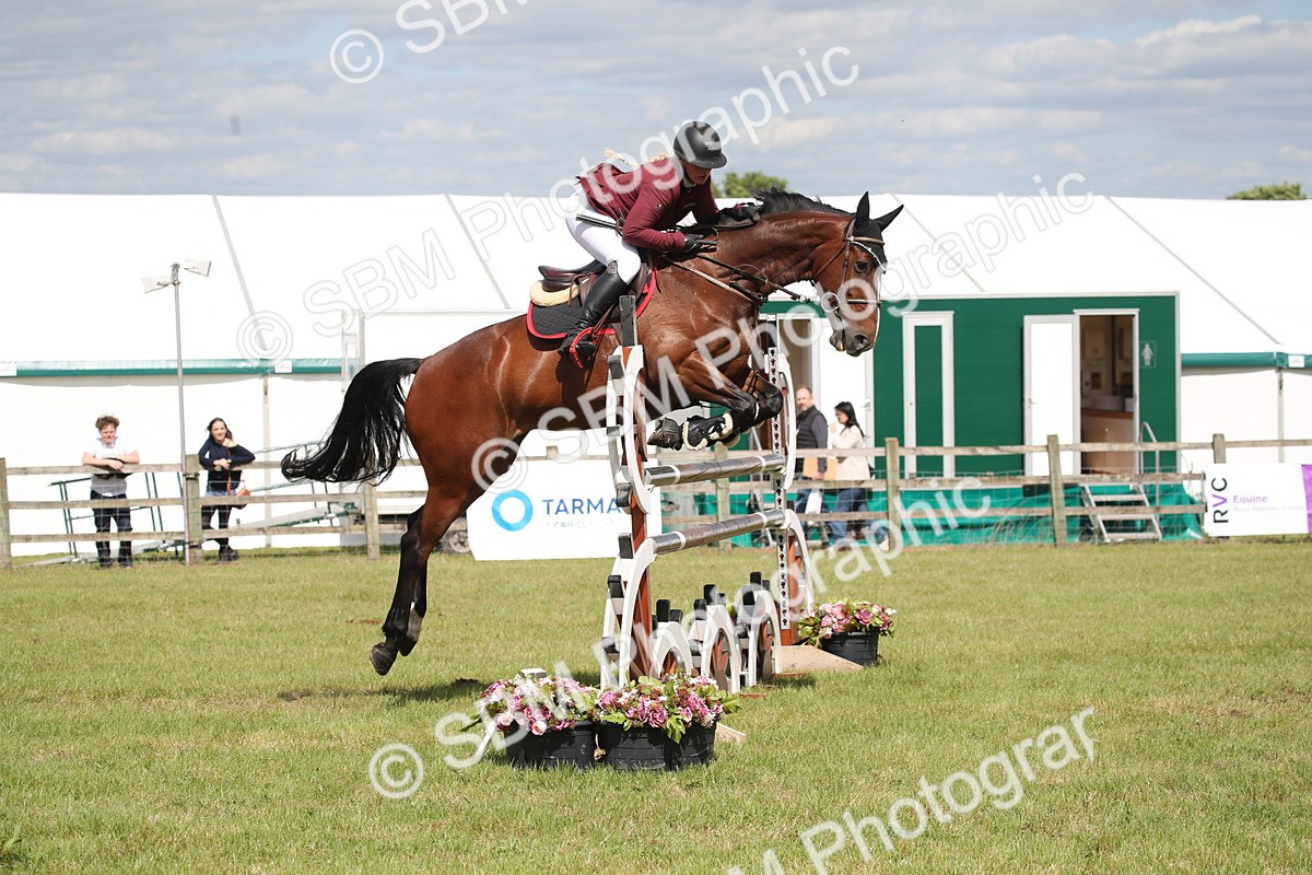 SBM_17516 - Class 208 - Senior Foxhunter 1.20m Open