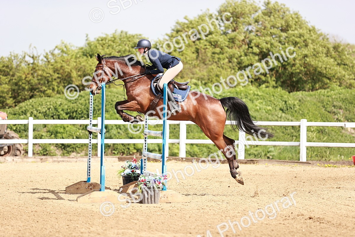  - Class 26 - Senior Foxhunter - 1.20m