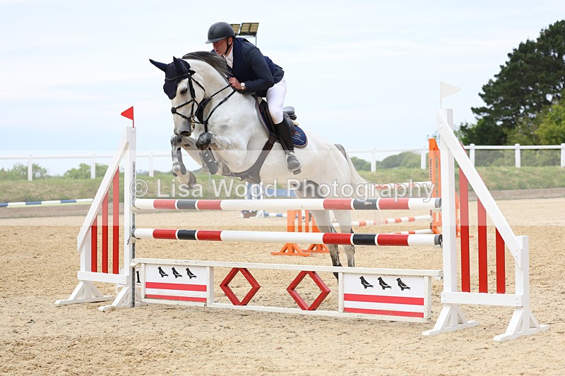 3E7A9407 - Class 8: Senior Newcomers/1.10m open