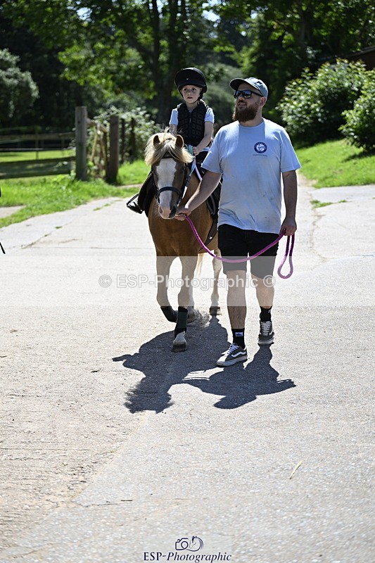 240728B-141902-00511 - Theo and Gemma's Groups Indoor