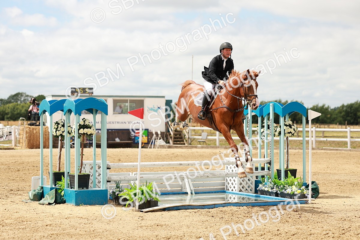 SBM_018418 - Class 21 - Senior Newcomers Championship 2d Rd