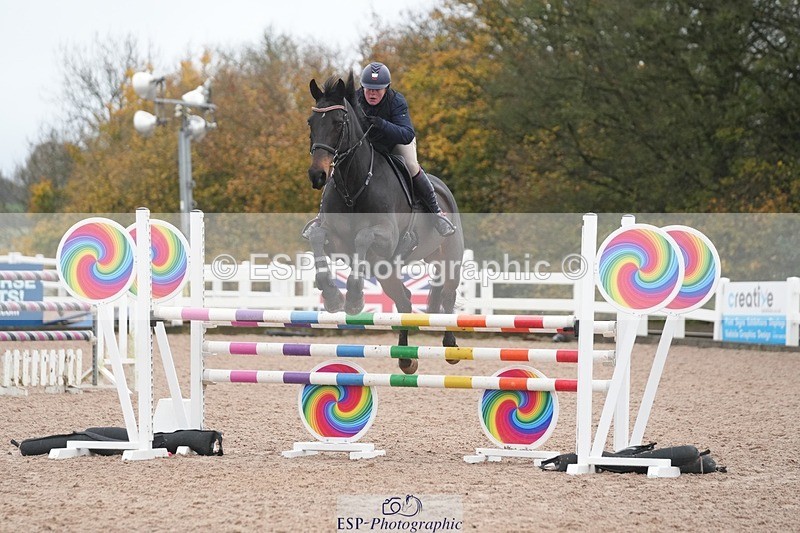 251107-133445-00975 - Cls 5 Newcomers and 1.10m Open