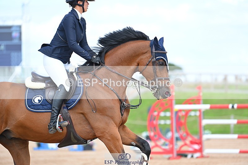 230721A-154154-07374 - Cls 10, 2 Star Big 1.45m Start to break