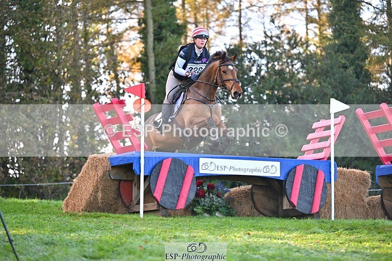 241026-102835-11175 - 328-Zara.Head-FOURFIELDS.LOVEHEART