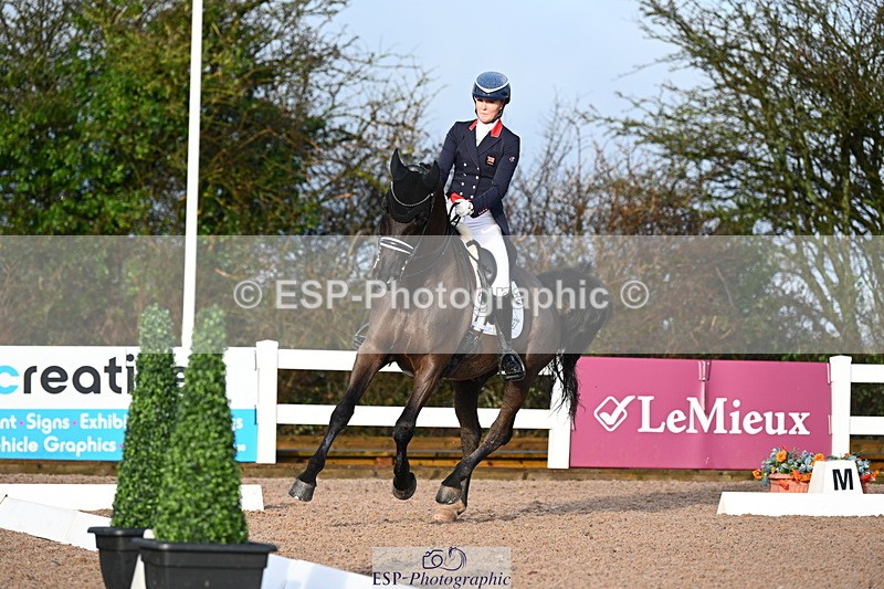 240218A-091022-05036 - 162-Holly.Kerslake-Totil.Platinum