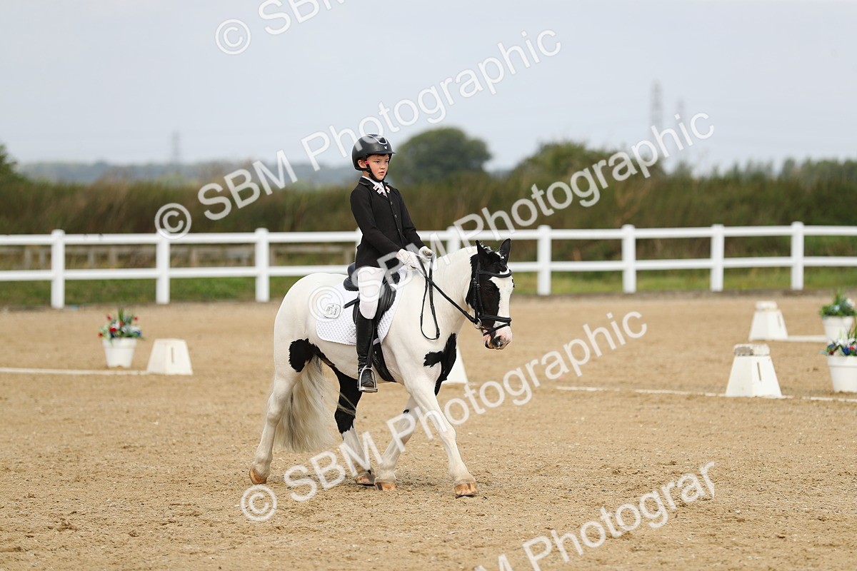 SBM_016332 - Class 13 - Novice 23 - 11.25-12.35