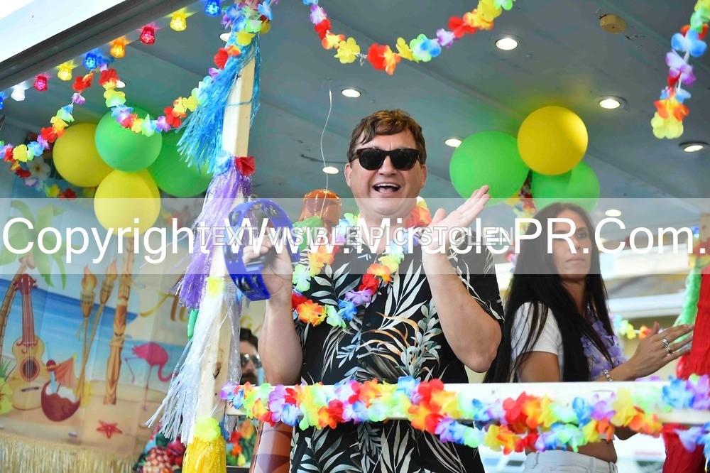 SH4_3432 - Carnival Procession.