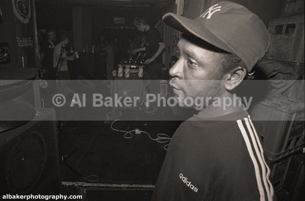 02 spikey-t - Friends & Family @ the-roadhouse 18.11.00