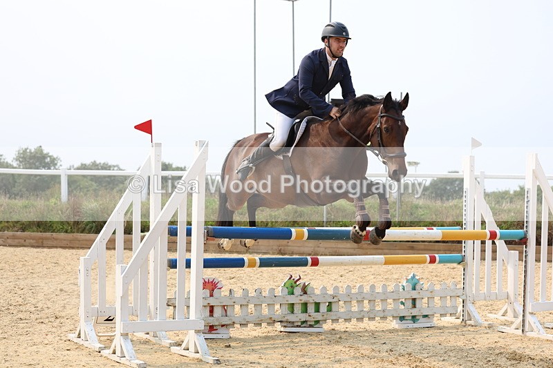 3E7A2681 - Class 9: Senior 1.15m Open