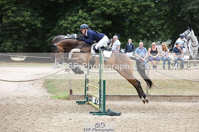 250803A-115858-12588 - M-554-Lucy.Henretty-Lee-AMANDI.VIVENDI