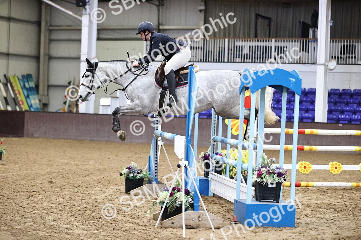 SBM_005368 - Class 17 - Senior Newcomers 1.10m