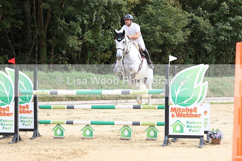 3E7A4616 - Class 9: Senior 1.30m open