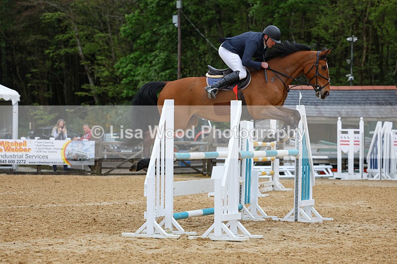 3E7A4200 - Class 7: Senior Foxhunter/1.20 open