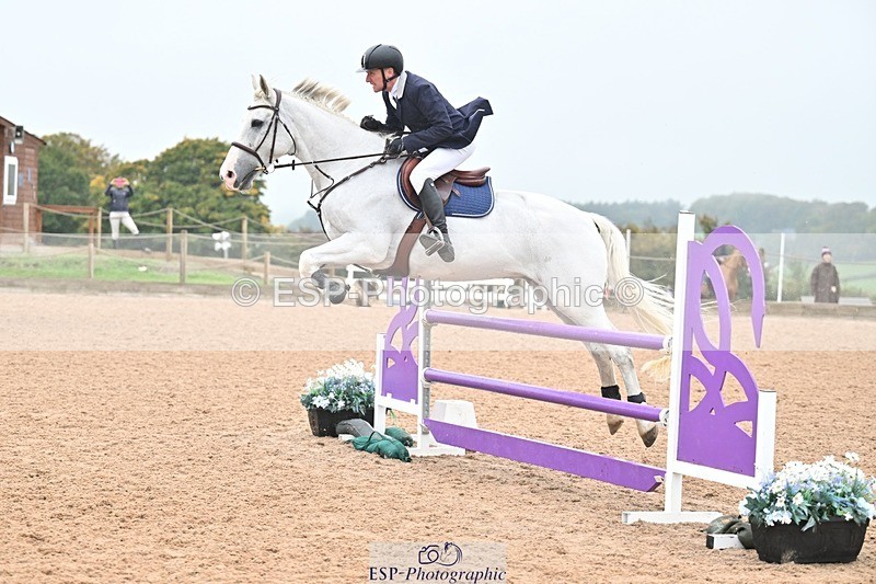 251003-121134-00666 - Cls 2 Newcomers and 1.10m