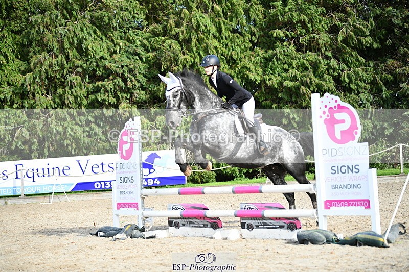 251004A-154028-01931 - Classes 8 & 9 70cm