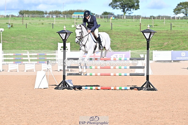 260923B-155008-01064 - Cls 06 Snr Fox & 1.20m Open
