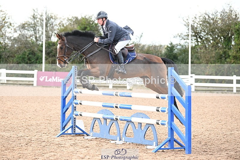 241023A-140054-00944 - Cls 4 Newcomers and 1.10m Open