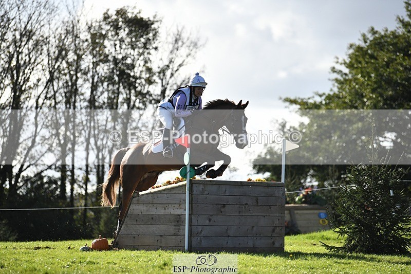 231022-144012-29055 - 305-CHILLI.KNIGHT-Gemma.Stevens-XC