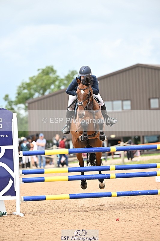 240726A-132241-01401 - Cls 3 Snr Foxhunter