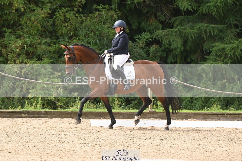 250719A-105059-04062 - 134-Carly.Moore-Taylors.Park.De'.Debutant