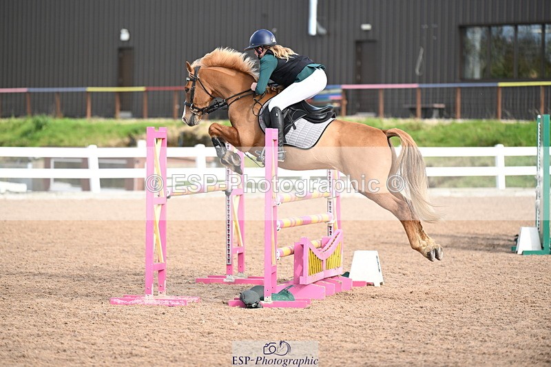 241026A-130216-00956 - SAT Cls 10 Pony Foxhunter and 1.10m Open