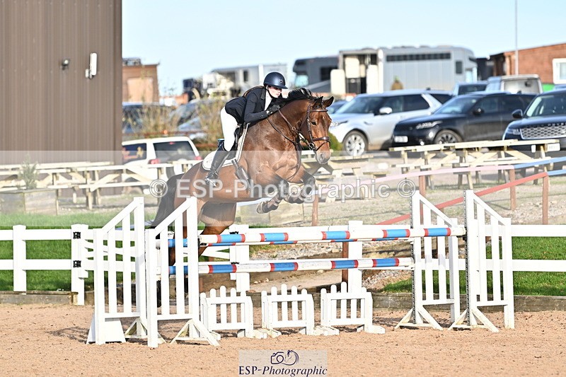 241113A-141209-00819 - Cls 05A&B Snr Fox & 1.20m Open