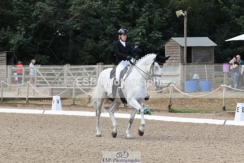 250809A-095932-02261 - 039-Jane.GilbyHugo.Holunder