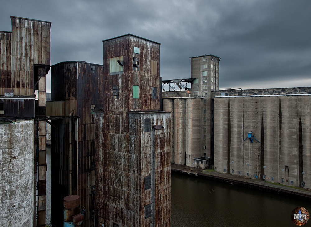 The Buffalo Grain Silos | The Coming Storm - The Buffalo Grain Silos