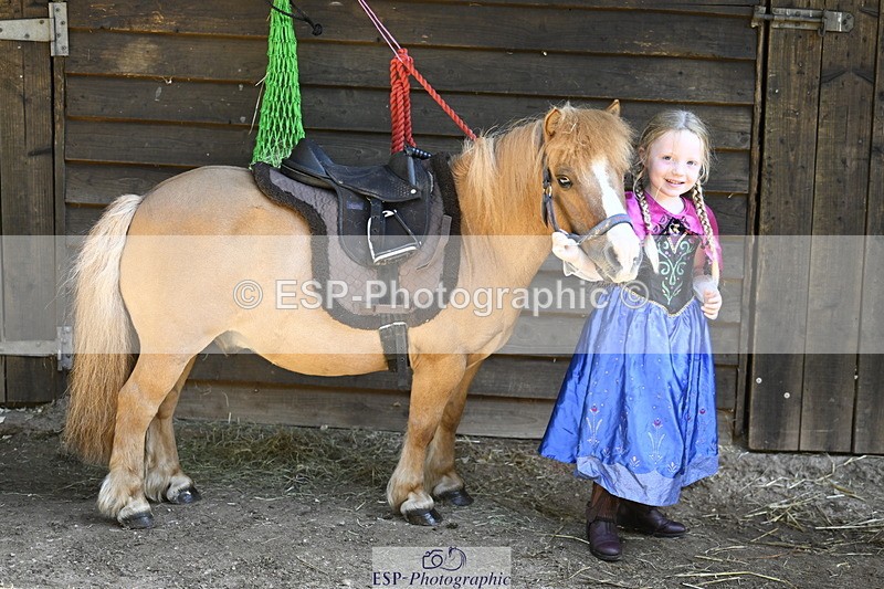 240728B-093344-00063 - Sunday Stable Shots and Fancy Dress
