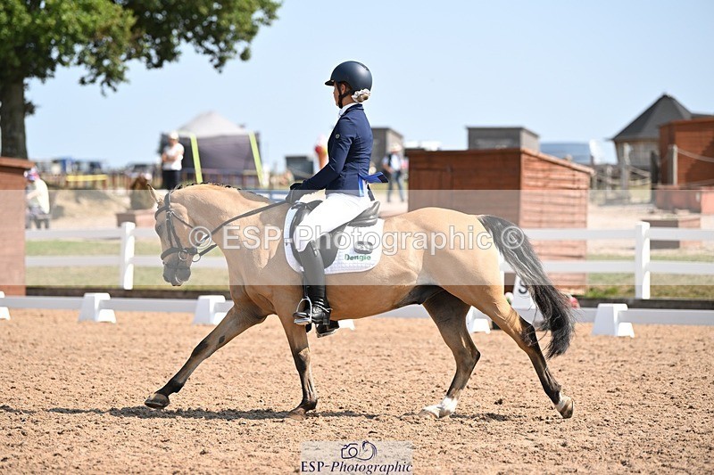 250816-120131-04402 - 060-Felicity.HendySheepcote.Champion.Star