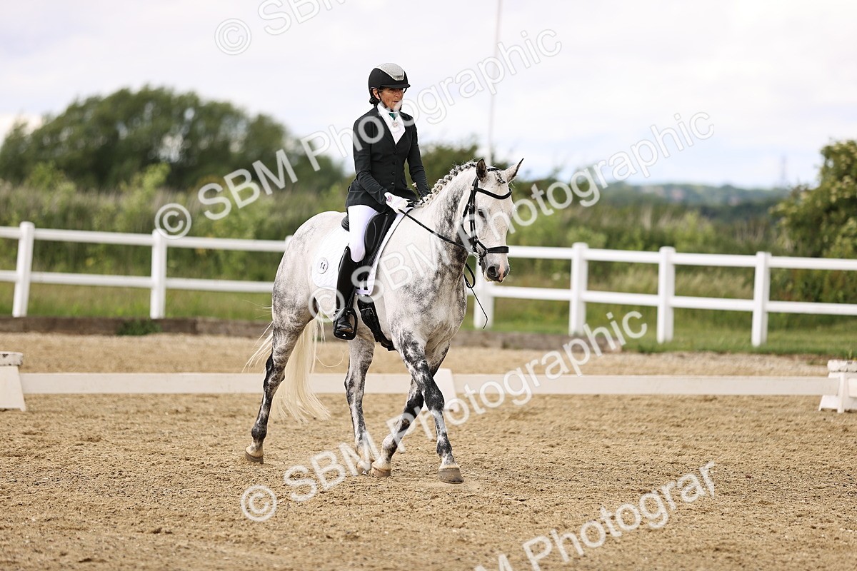 SBM_001966 - Class 2 - Novice 4 - 10.36-11.39