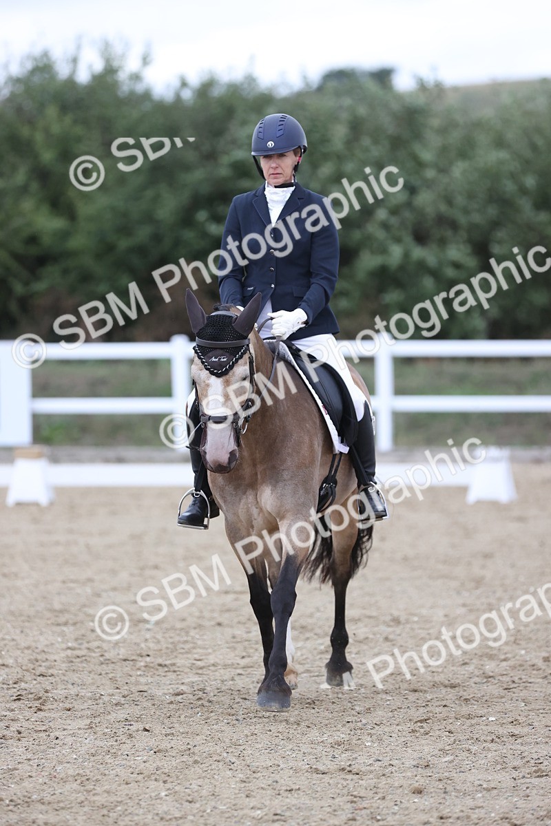 SBM_004234 - Class 9 - Novice 3 Champs