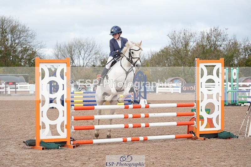 251026-115642-02276 - Cls 4 Pony Winter Novice + 80cm Open