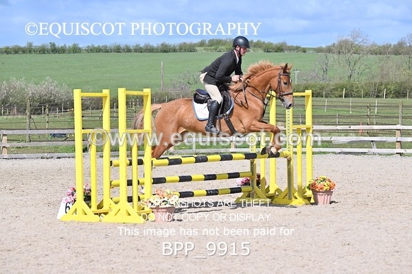 BPP_9915 - CLASS 19 SUN Senior British Novice/ 90cm Open