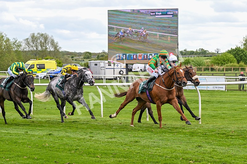 110526-Race 4-Irish Dancer-0852 - Race 4 4.00pm Download The Raceday Ready App Handicap
