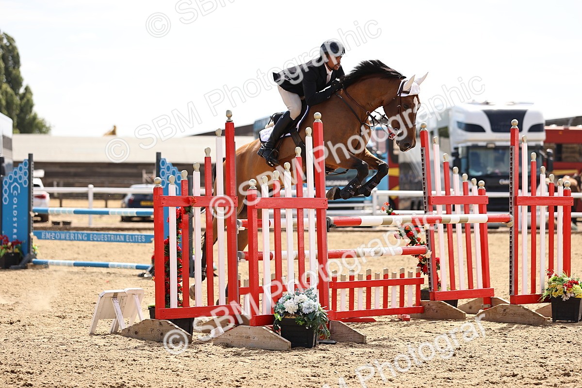 SBM_009863 - Class 8 - Senior Newcomers - 1.10  Open