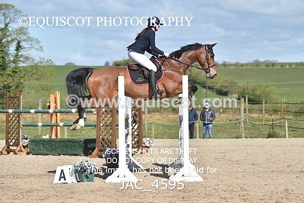 JAC_4595 - CLASS 11 SAT Andrew Hamilton Coach, RHS Foxhunter Championship Qualifier
