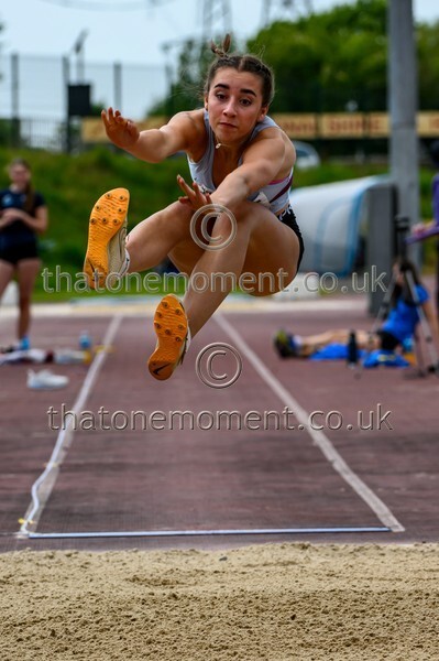 West25Sat-927746 - Field Female