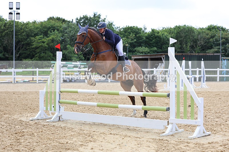 3E7A3232 - Class 4: Senior British Novice/90cm open