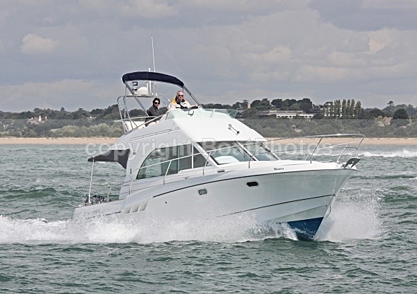 090725 MANTA IMG_0638 - Flybridge Cruisers