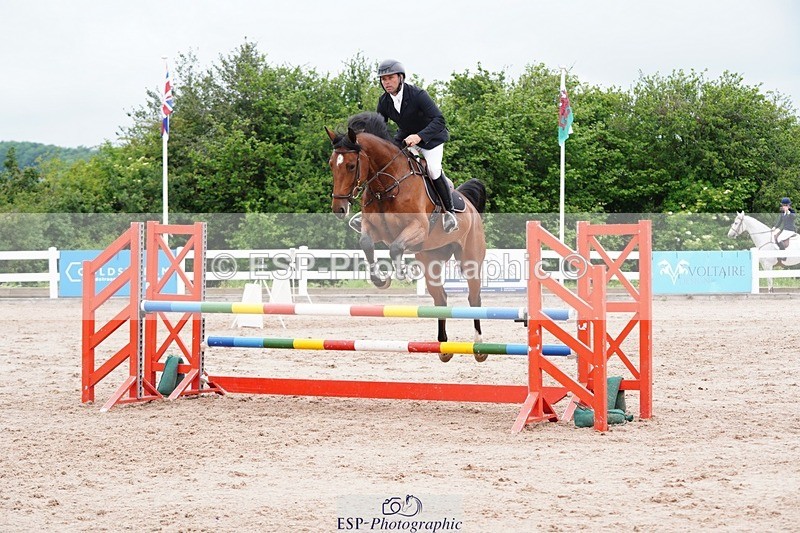 250524-113640-06409 - Cls 21 A&B Snr Disco & 1.00m Open